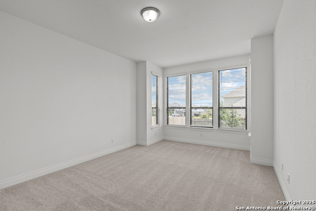 Image 21 of 33 For 12461 Nazareth