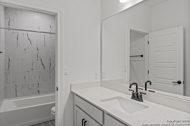 Image 3 of 33 For 12461 Nazareth