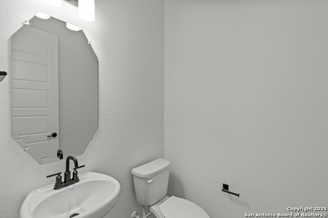 Image 9 of 33 For 12461 Nazareth