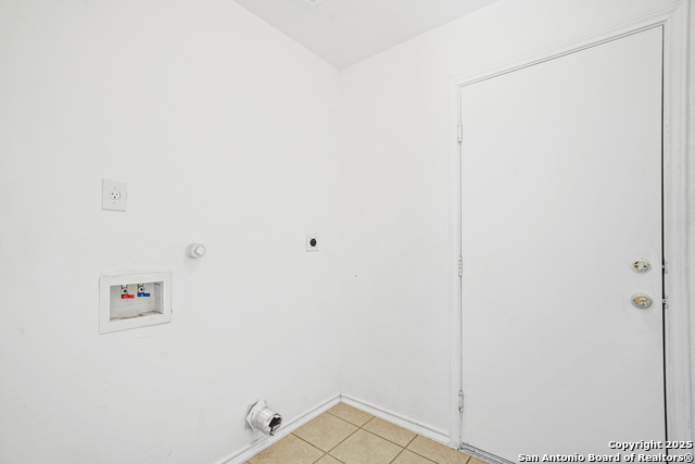 Image 19 of 22 For 3818 Amber  