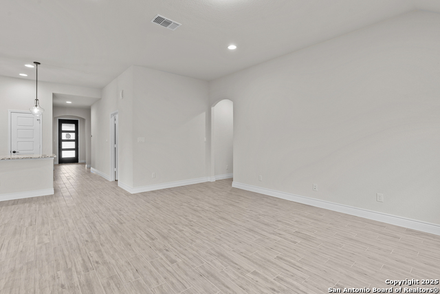 Image 21 of 27 For 338 Bodensee Place