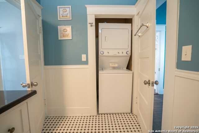 Image 17 of 22 For 415 Florida