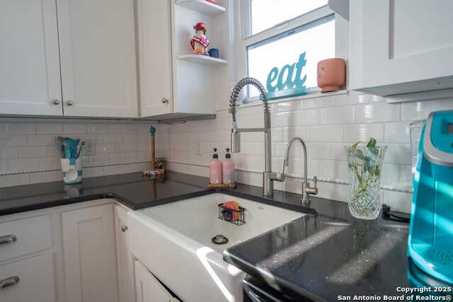 Image 7 of 22 For 415 Florida