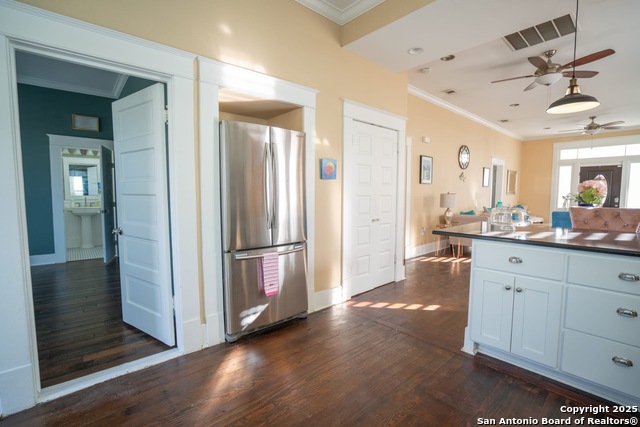 Image 9 of 22 For 415 Florida