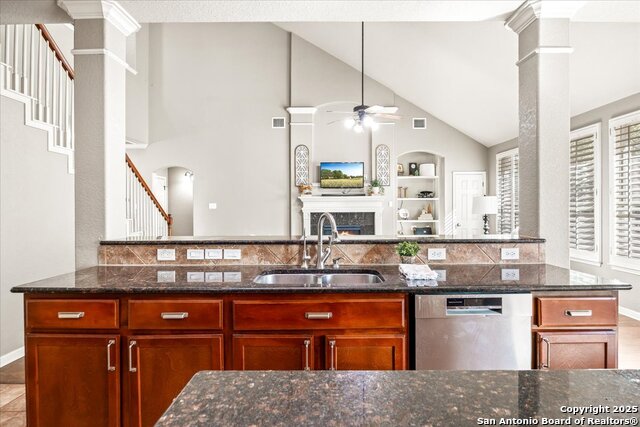 Image 19 of 65 For 2738 Trinity View