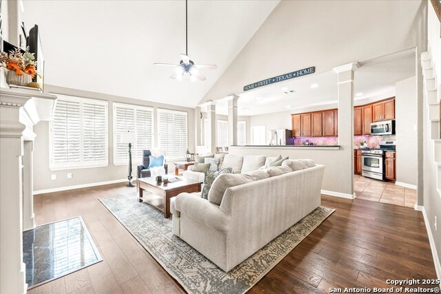 Image 4 of 65 For 2738 Trinity View