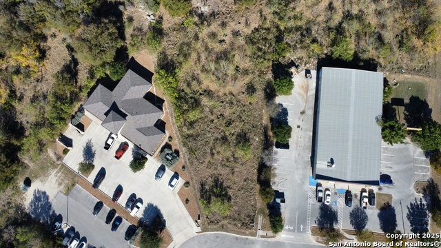 Listing photo id 3 for 106 Willow Springs Dr