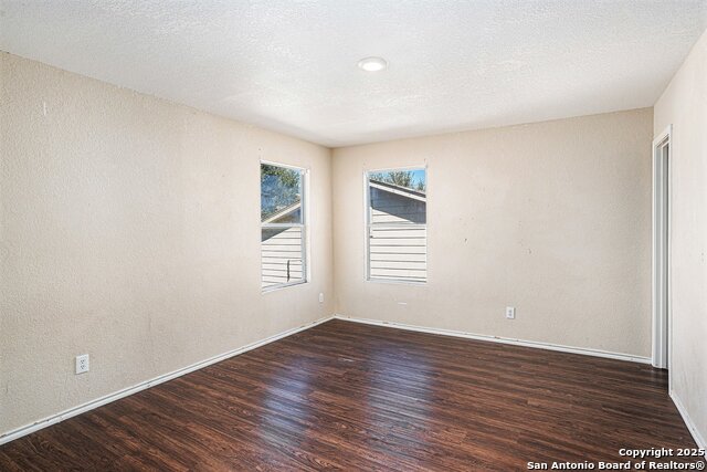 Image 11 of 16 For 136 Gatewood Bay