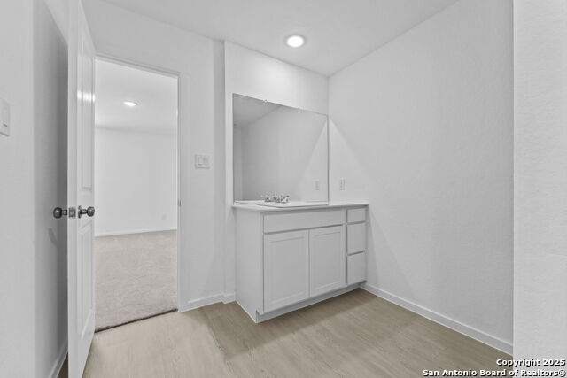 Image 11 of 23 For 2206 Collins Aly