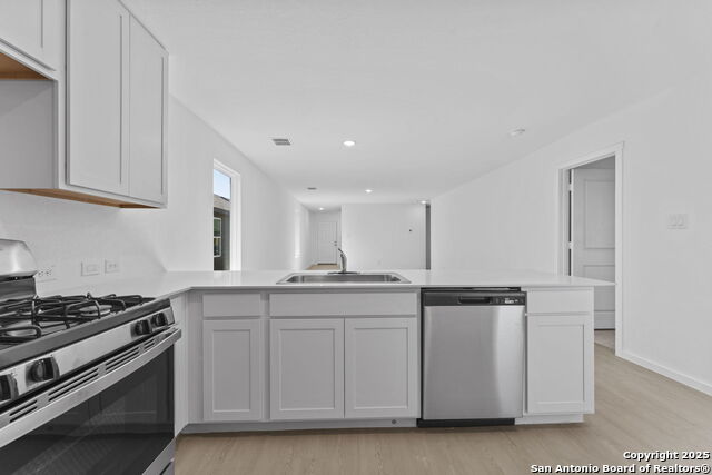 Image 15 of 23 For 2206 Collins Aly