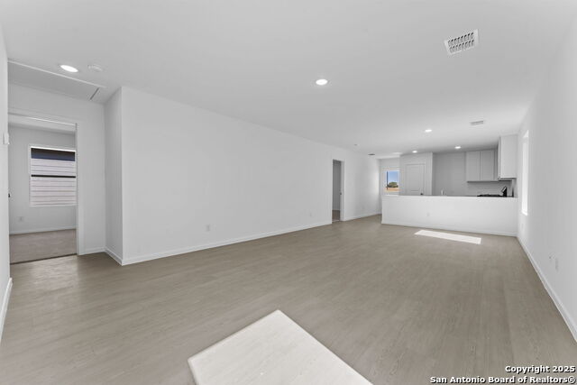 Image 4 of 23 For 2206 Collins Aly