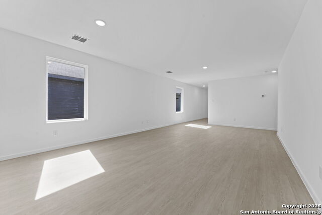 Image 6 of 23 For 2206 Collins Aly