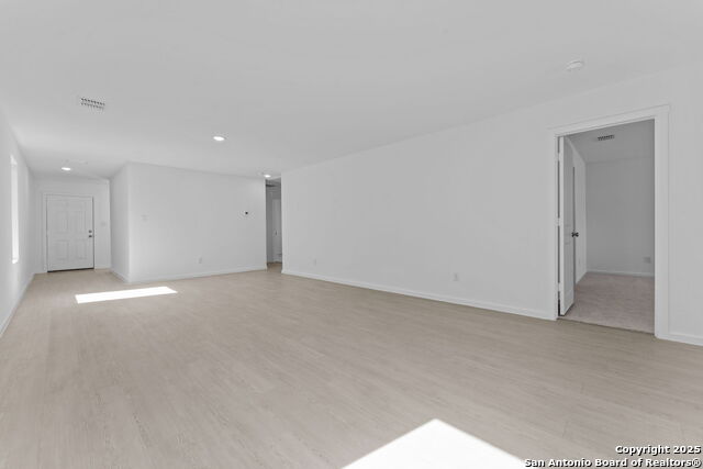 Image 7 of 23 For 2206 Collins Aly