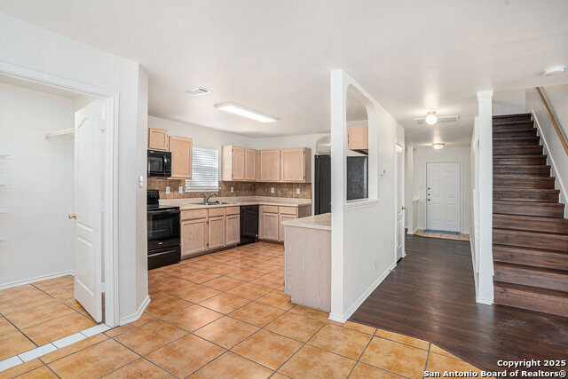 Image 6 of 17 For 9106 Valhalla