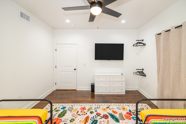 Image 10 of 34 For 319 Andrews