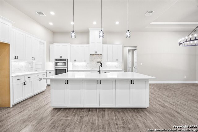 Listing photo id 12 for 164 Hondo Ridge