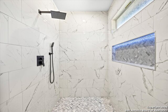 Listing photo id 25 for 164 Hondo Ridge