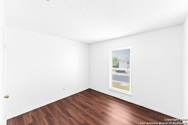 Image 16 of 30 For 7568 Windsor Oaks