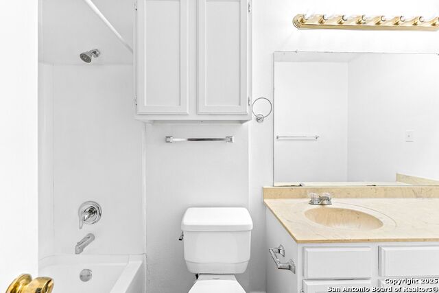 Image 21 of 30 For 7568 Windsor Oaks