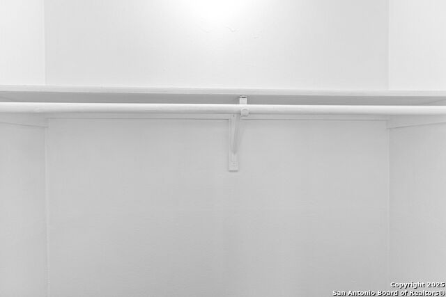 Image 24 of 30 For 7568 Windsor Oaks