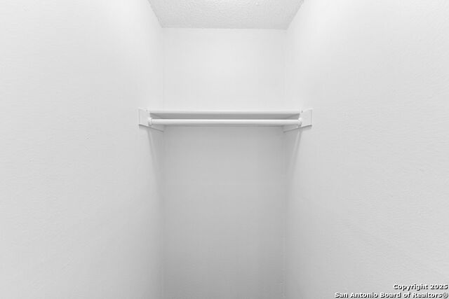 Image 25 of 30 For 7568 Windsor Oaks