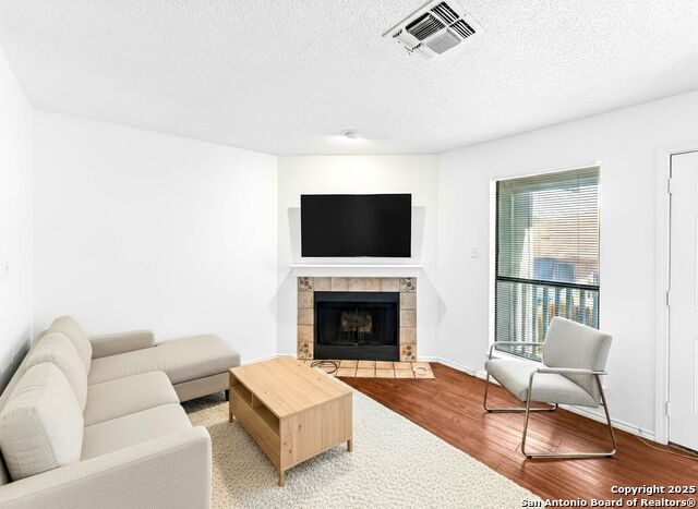 Image 4 of 30 For 7568 Windsor Oaks