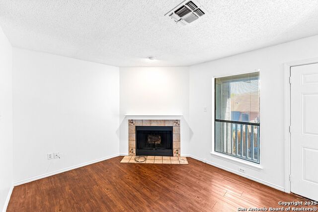 Image 5 of 30 For 7568 Windsor Oaks