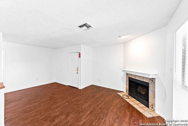 Image 9 of 30 For 7568 Windsor Oaks