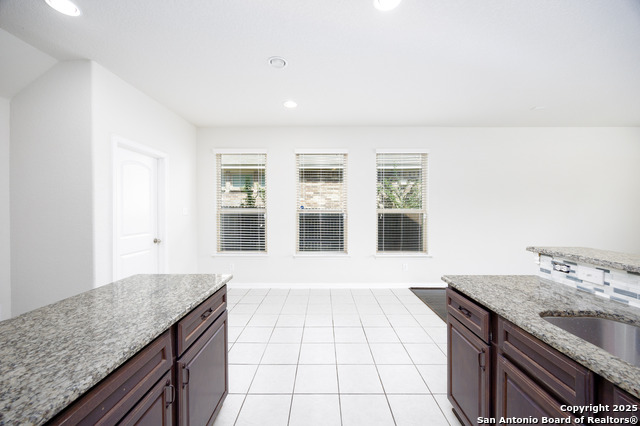 Image 11 of 35 For 2900 Sunridge Dr