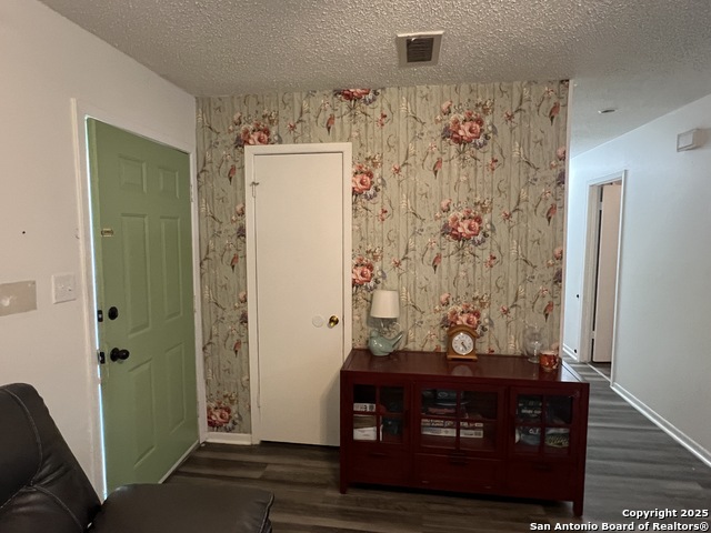 Image 2 of 13 For 1404 Glendale