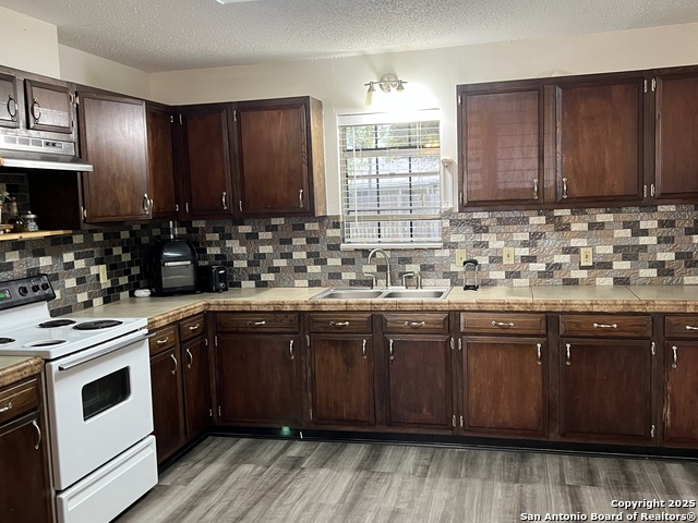 Image 6 of 13 For 1404 Glendale