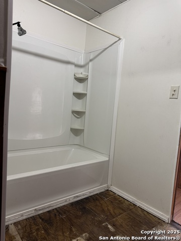 Image 10 of 14 For 8455 Northmont