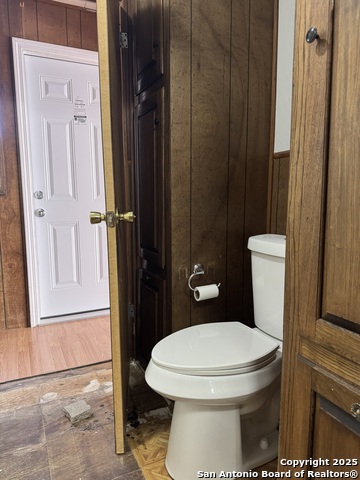 Image 9 of 14 For 8455 Northmont