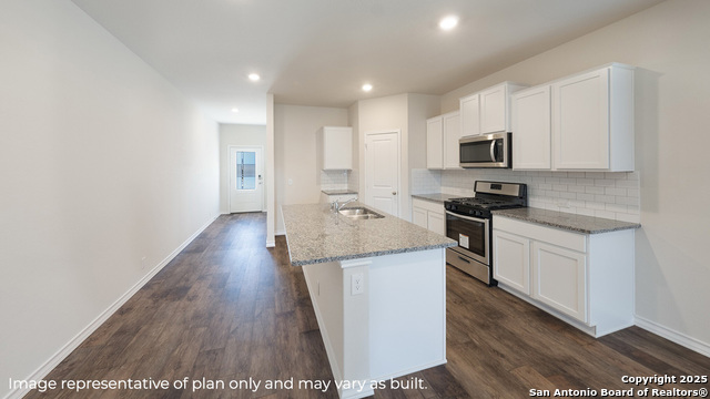 Image 15 of 33 For 21035 Gravel Keep