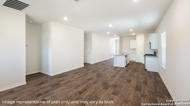 Image 17 of 33 For 21035 Gravel Keep