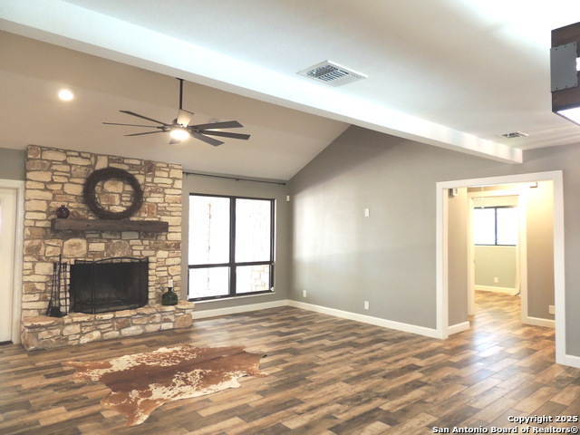 Image 11 of 54 For 13410 Lobelia