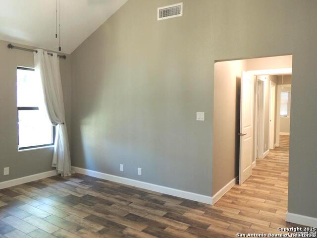 Image 33 of 54 For 13410 Lobelia