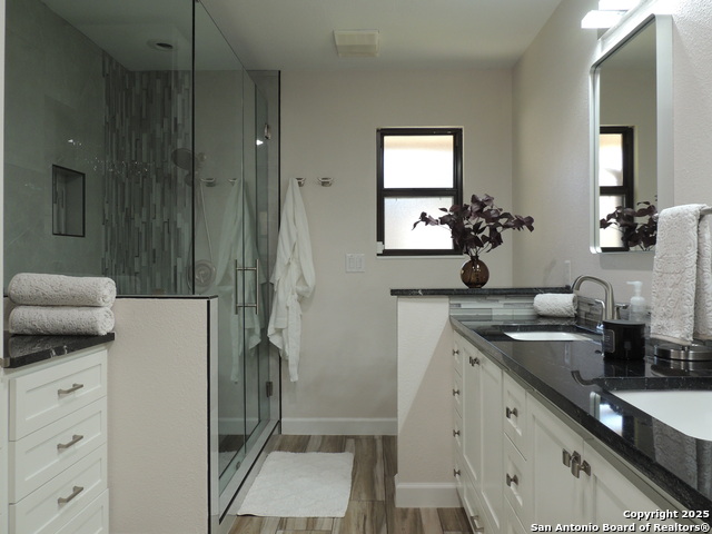 Image 36 of 54 For 13410 Lobelia