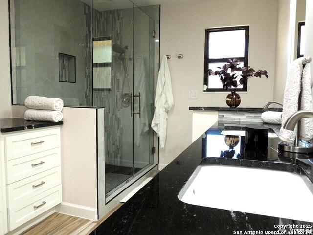 Image 39 of 54 For 13410 Lobelia