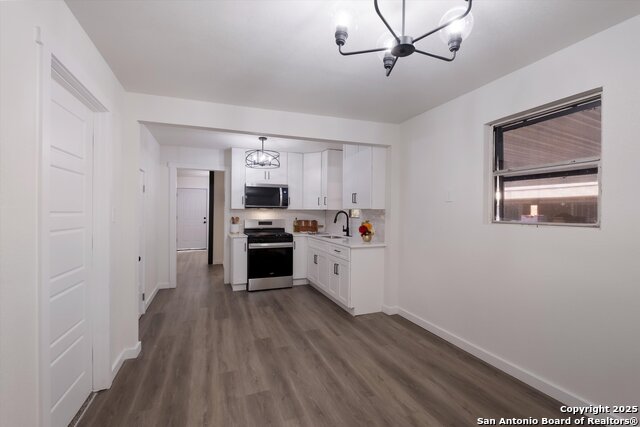 Image 11 of 26 For 7218 Luna Ct