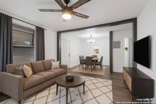 Image 5 of 26 For 7218 Luna Ct