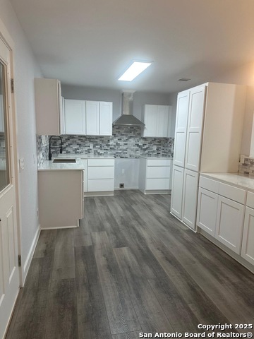 Image 18 of 24 For 138 Fordham  