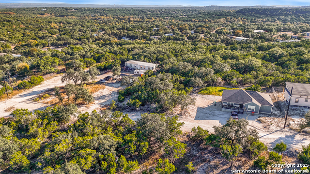 Listing photo id 2 for 1044 Ken Wayne Dr