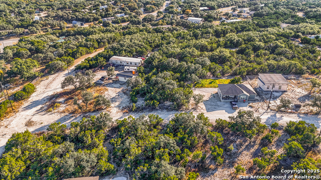 Listing photo id 5 for 1044 Ken Wayne Dr