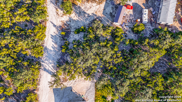 Listing photo id 7 for 1044 Ken Wayne Dr