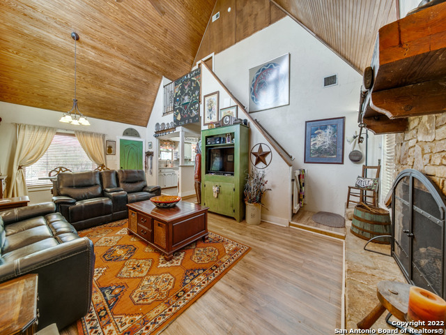 Image 10 of 37 For 3772 Spring Branch