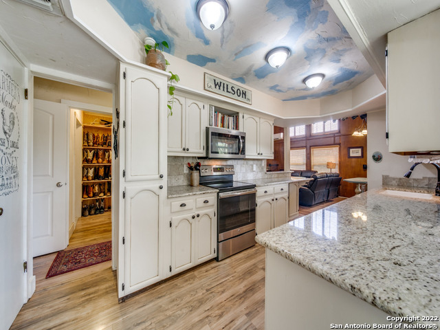 Image 12 of 37 For 3772 Spring Branch