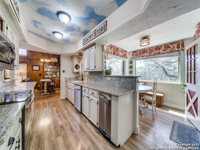 Image 13 of 37 For 3772 Spring Branch