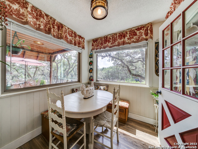 Image 14 of 37 For 3772 Spring Branch