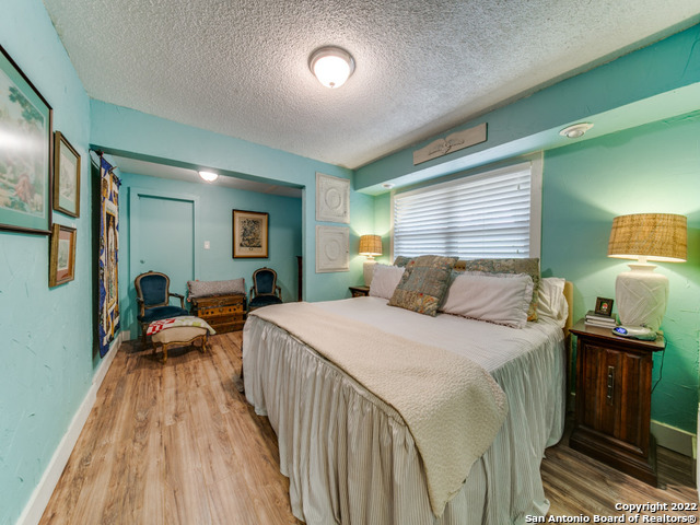 Image 16 of 37 For 3772 Spring Branch